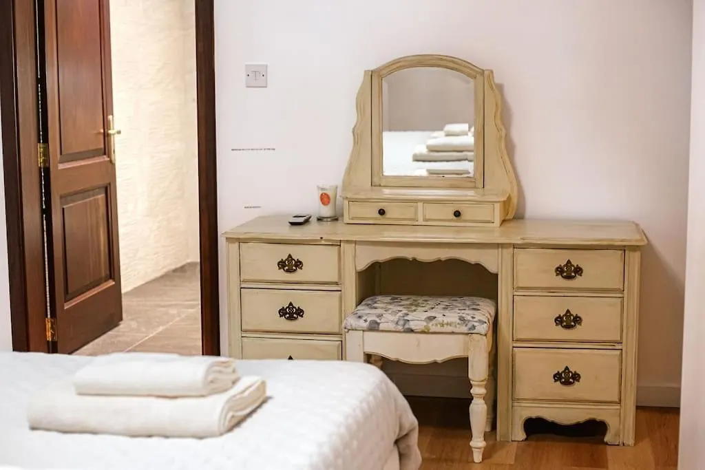 Lovely 3 Bed - Apartment -Sliema
